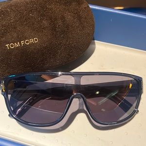 Tom Ford Men’s Sunglasses with original hard case and unused cleaning cloth